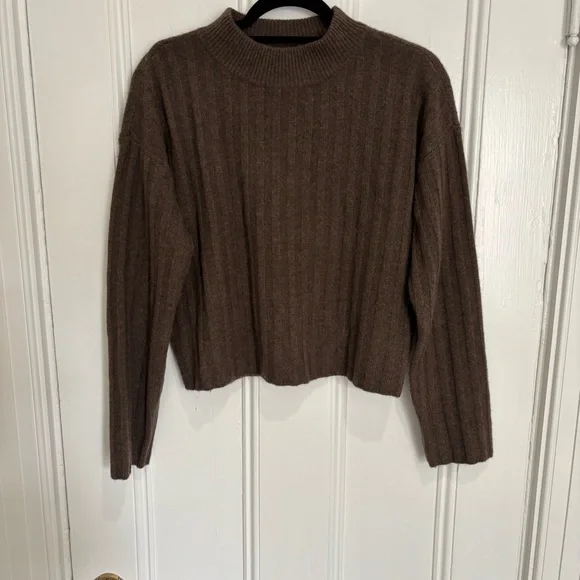 Quince Mongolian Cashmere Wide-Rib Cropped Mockneck Sweater - Picture 2 of 4